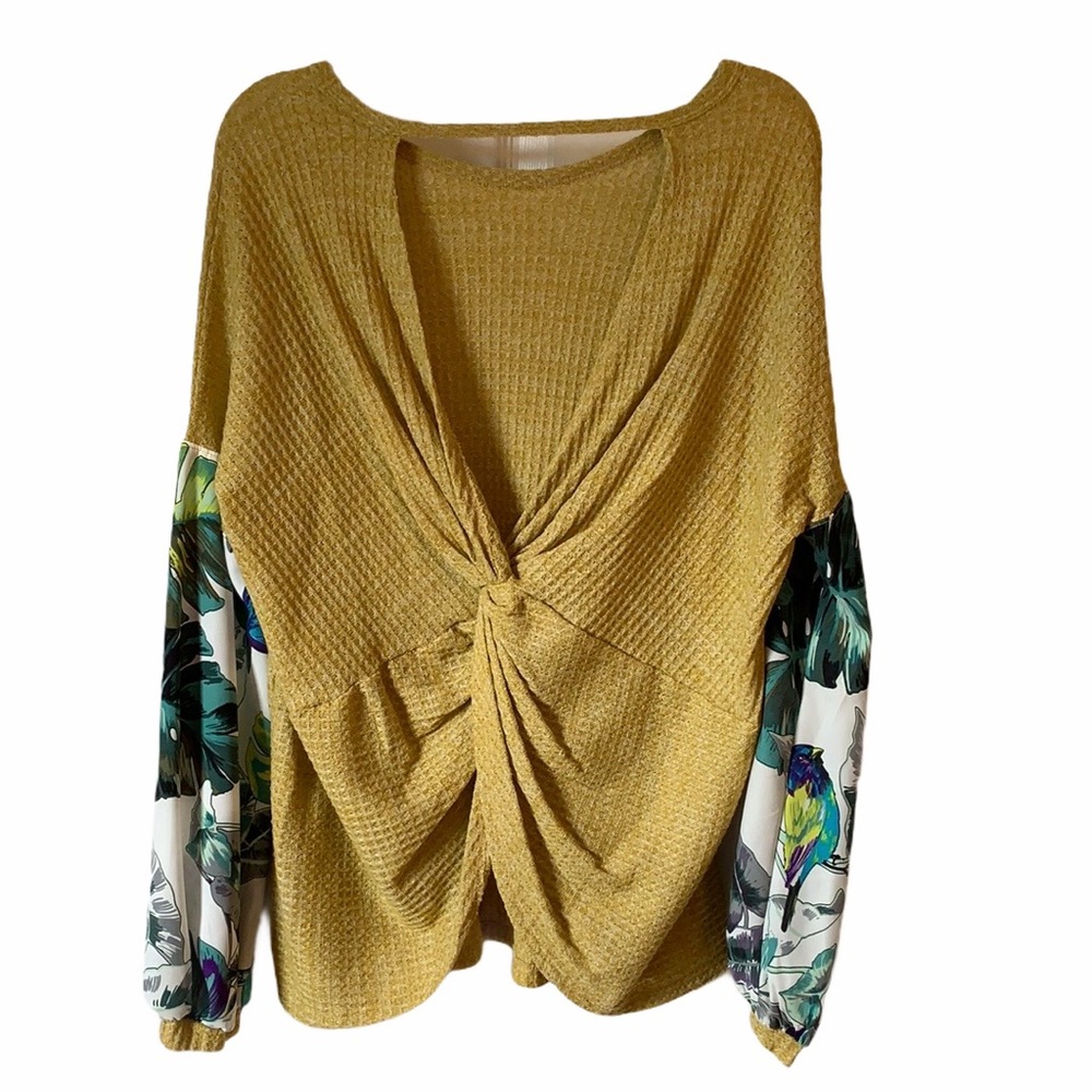 EUC Cherish Top. Size Large